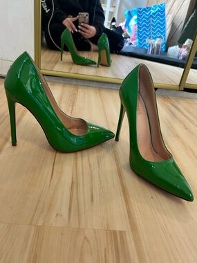 EUC green stiletto heels